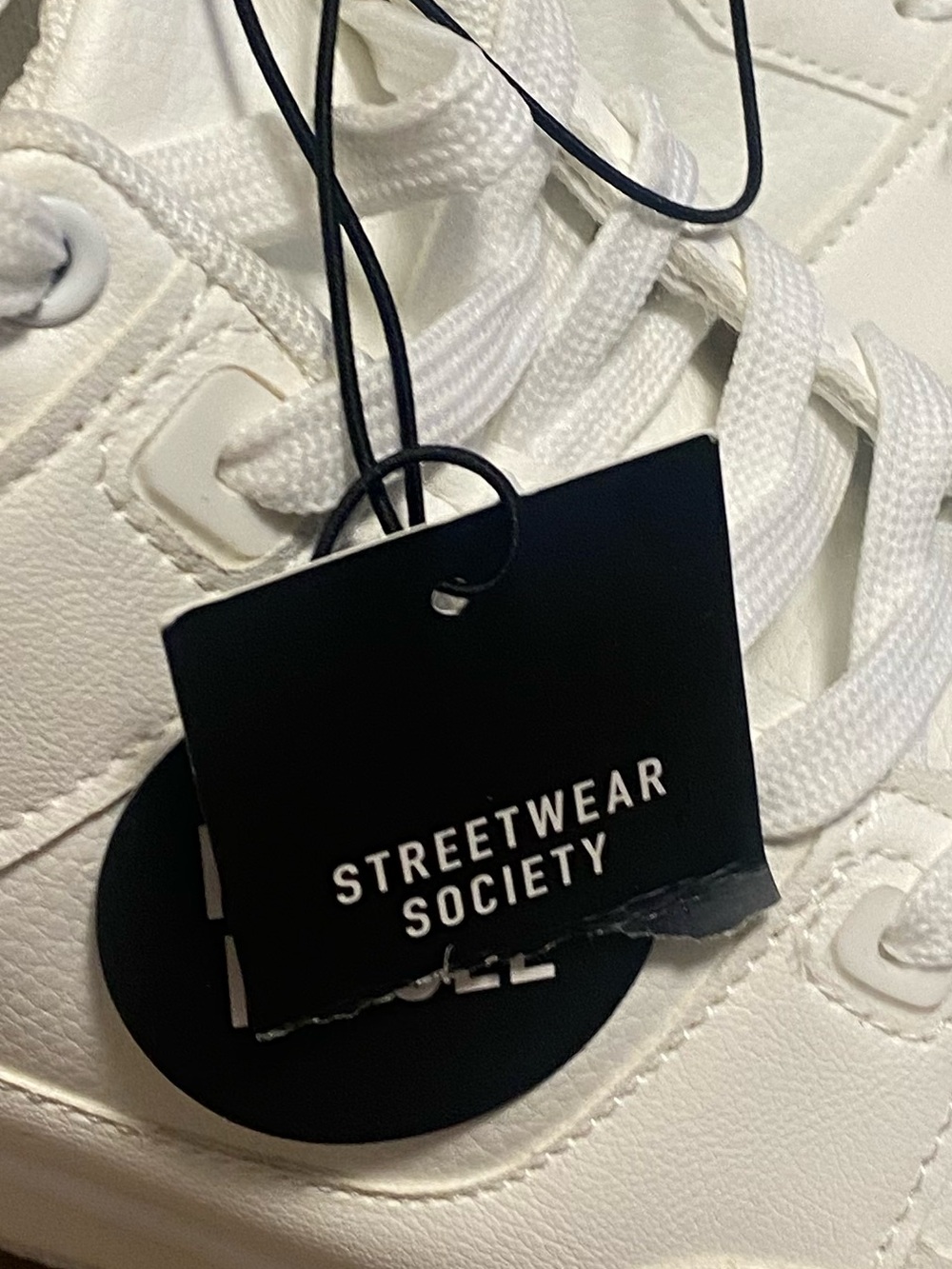 Streetwear Society women’s White Low-Top Lace-Up Sneakers